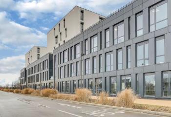 Location bureaux - Quartier La Soie, proche métro et tram  à Vaulx-en-Velin - 69120