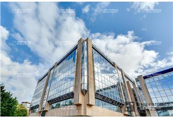 Bureaux à louer situé dans un parc arboré et clos -  à Vélizy-Villacoublay - 78140