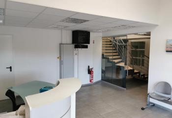 Location bureaux - Proche axe passant et Coudoux  à Ventabren - 13122