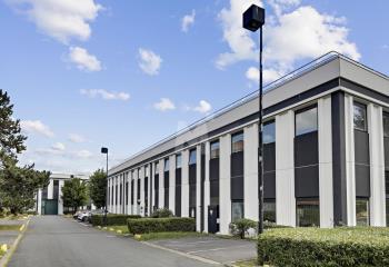 Location bureaux - Proche autoroutes A86, A6, A10 et RER B  à Verrières-le-Buisson - 91370