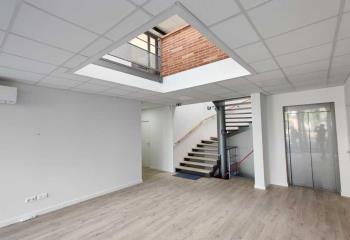 Location bureaux - Proche A62 et bus  à Villeneuve-lès-Bouloc - 31620