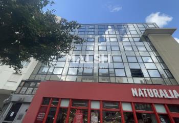Location bureaux - Proche Métro A, B, Tram T1, T4  à Villeurbanne - 69100