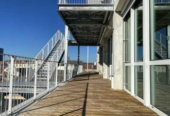 Location bureaux - Proche tram, métro et gare Part-Dieu  à Villeurbanne - 69100