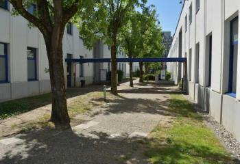 Location bureaux - Proche Tram T3 et Bus  à Villeurbanne - 69100
