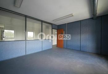 Location bureaux - Proche bus C3, C11, C26 et centre-ville  à Villeurbanne - 69100