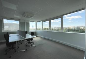Location bureaux - Face au Parc de la Tête d'Or, proche bus, tramway et métro  à Villeurbanne - 69100
