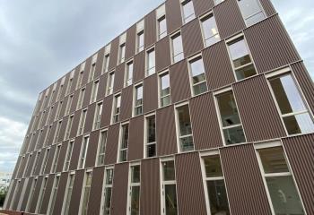 Location bureaux - Carré de Soie - Proche métro, tramway et Rhônexpress  à Villeurbanne - 69100