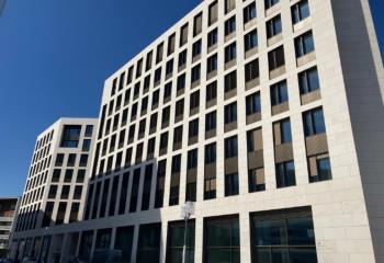 Location bureaux - Proche métro A, tramway T3 et Rhônexpress  à Villeurbanne - 69100