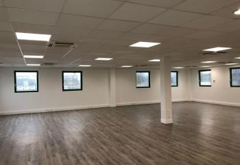 Location bureaux - Proche N20 et Gare  à Viry-Châtillon - 91170