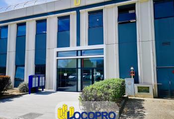 Location bureaux - Zone commerciale  à Vitrolles - 13127
