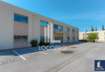 Location bureaux - Proximité aéroport Marseille Provence et D20  à Vitrolles - 13127
