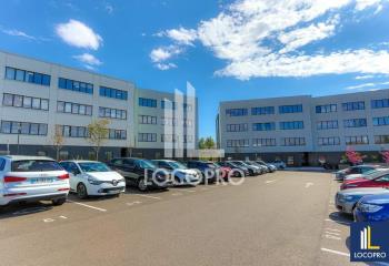 Location bureaux neufs - Proche A7, D113, aéroport et gare TGV  à Vitrolles - 13127