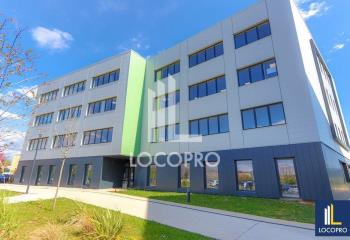 Location bureaux - Proche A7, D113, aéroport et gare TGV  à Vitrolles - 13127