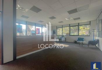 Bureau à louer à - Pôle d'activité proche A55 A7 A8  à Vitrolles - 13127