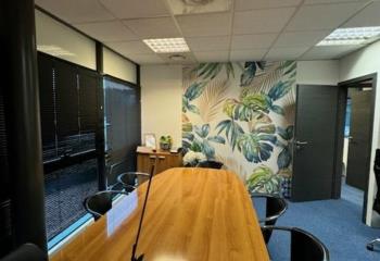 Location bureau - Proche sortie autoroute  à Voiron - 38500