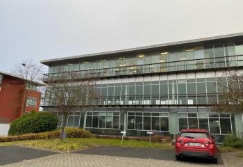 Location bureau Voisins-le-Bretonneux (78960) - 986 m²  à Voisins-le-Bretonneux - 78960