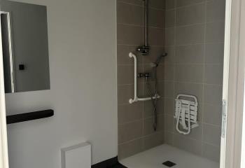 Location local commercial Bourg-en-Bresse (01000) - 103 m²  à Bourg-en-Bresse - 01000