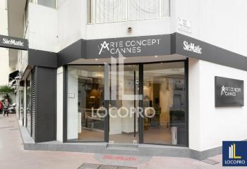 Location local commercial - Cœur de ville  à Cannes - 06400