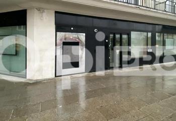 Location local commercial Château-Thierry (02400) - 300 m²  à Château-Thierry - 02400
