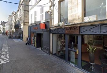 Location local commercial centre-ville - Rue piétonne  à Cognac - 16100