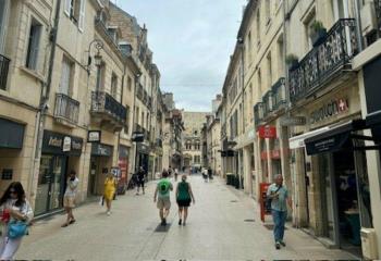 Local commercial à louer centre-ville - Rue commerçante  à Dijon - 21000