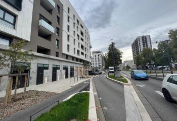 Local commercial neuf à louer - Cours de la Libération  à Grenoble - 38000