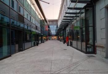 Location local commercial - Caserne de Bonne  à Grenoble - 38000