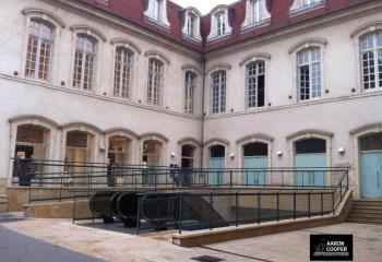 Location locaux commerciaux centre-ville - Fort passage  à Nancy - 54000