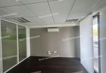 Location local commercial La Beaujoire - Tram Ligne 1  à Nantes - 44000