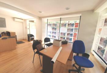 Location local commercial NICE (06100) - 70 m²  à Nice - 06000