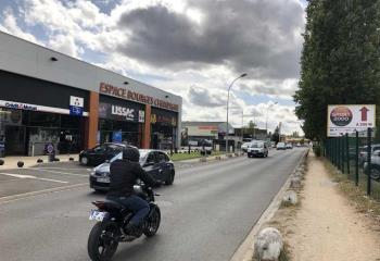 Location local commercial Olivet (45160) - 350 m²  à Olivet - 45160