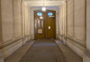 Location local commercial Paris 8 (75008) - 71 m²  à Paris 8 - 75008
