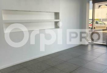 Location local commercial Petit-Bourg (97170) - 77 m²