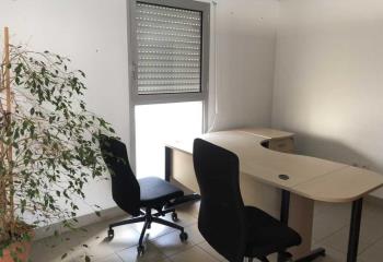 Local commercial à louer - Proche RN165 et Gourvily  à Quimper - 29000