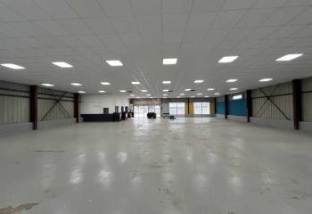 Location local commercial Saint-Estève (66240) - 500 m²  à Saint-Estève - 66240