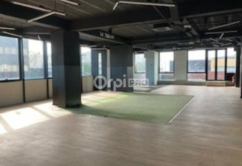 Location local commercial Saint-Laurent-du-Var (06700) - 359 m²