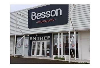 Location local commercial Saint-Paul-lès-Dax (40990) - 1100 m²  à Saint-Paul-lès-Dax - 40990