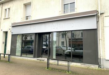 Local commercial à louer - Proche centre-ville  à Saint-Pierre-des-Corps - 37700