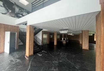 Location local commercial Valenciennes (59300) - 604 m²