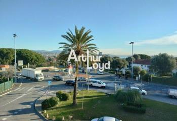 Location local commercial Villeneuve-Loubet (06270) - 215 m²