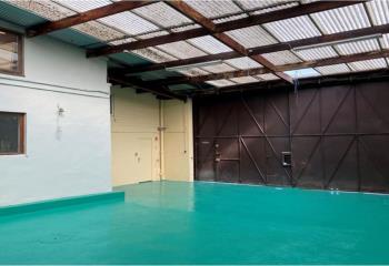 Location entrepôt - Proche Paris et métro  à Bagnolet - 93170