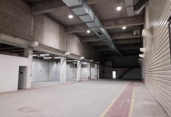 Location entrepôt - Proche A3 et transports en commun  à Bagnolet - 93170