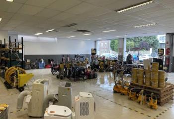 Local d'activité avec showroom à louer - Proche centre-ville et autoroutes  à Cambrai - 59400