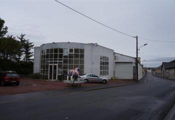 Local d'activité à louer - Accès gare et route d'Angoulême  à Cognac - 16100