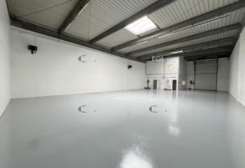 Local d'activité à louer - Accès N10 et N12  à Coignières - 78310
