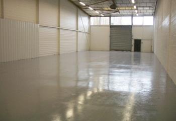 Location entrepôt - Proximité A10, A12, A13  à Coignières - 78310