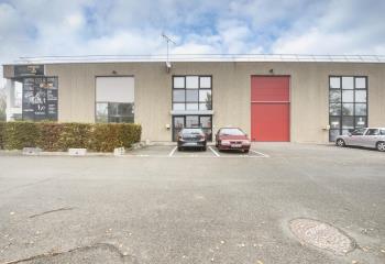 Location entrepôt - Proximité A12 et Paris  à Coignières - 78310