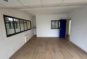 Location activité/entrepôt Combs-la-Ville (77380) - 200 m²  à Combs-la-Ville - 77380