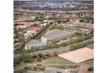 Location entrepôt - Proche transports  à Conflans-Sainte-Honorine - 78700