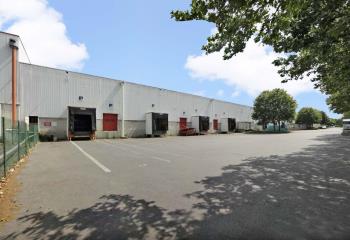 Location entrepôt - Proximité A15 et A86  à Éragny - 95610